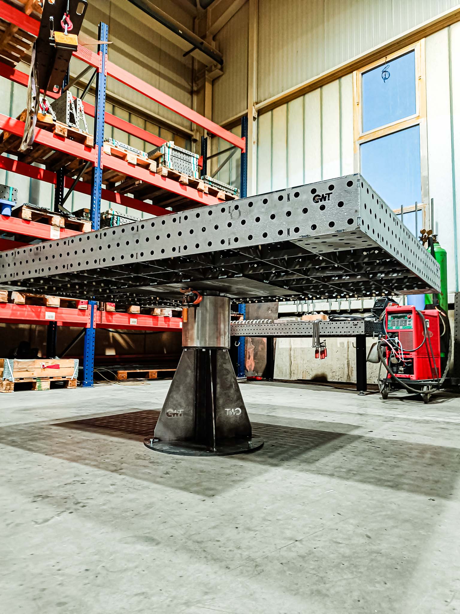 Table Stand Rotatable - 1t at 1.5 m Cantilever